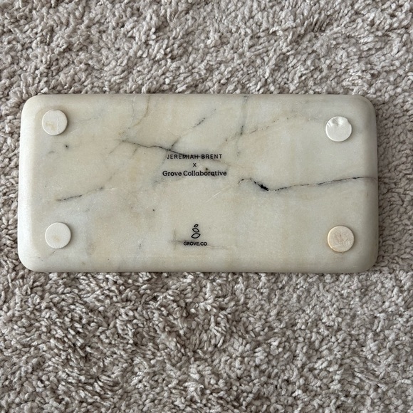 Jeremiah Brent x Grove Collaborative Marble Tray - Picture 2 of 4
